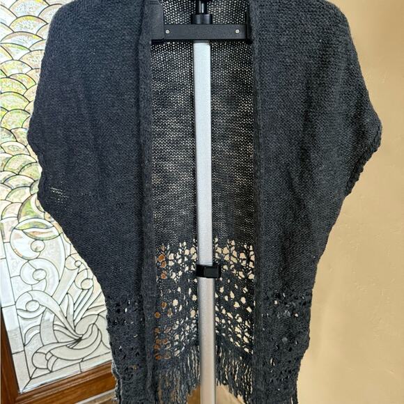 Hollister Elegant Charcoal Fringe Cardigan Sweater - Picture 4 of 5